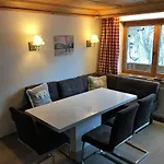 Brenners Dorfstube 아파트 *