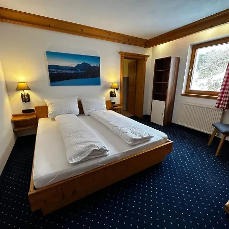 Brenners Dorfstube *