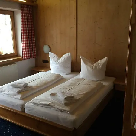 Daire Brenners Dorfstube Fieberbrunn